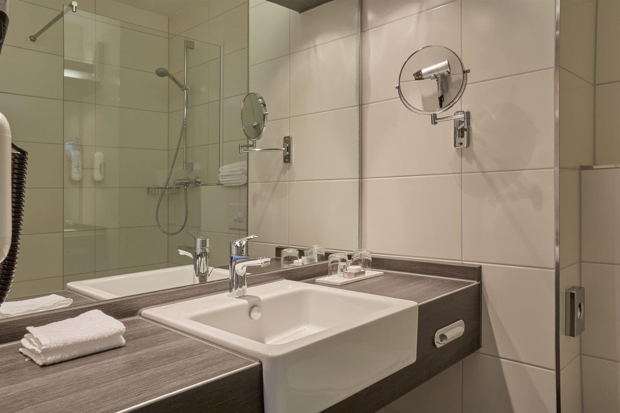 H+ Koeln Hotel 4*